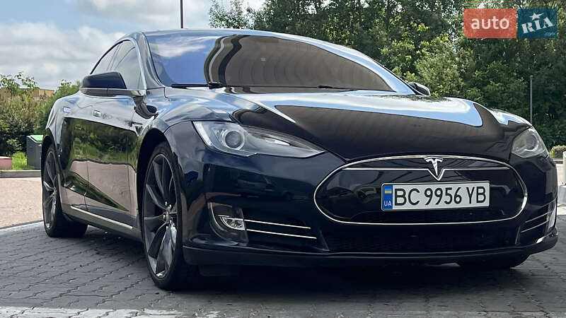 Tesla Model S 2014