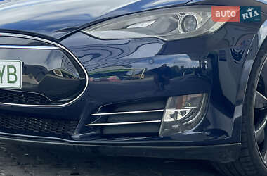 Лифтбек Tesla Model S 2014 в 