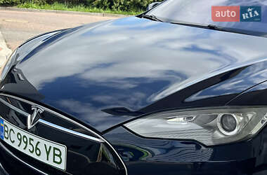 Лифтбек Tesla Model S 2014 в 