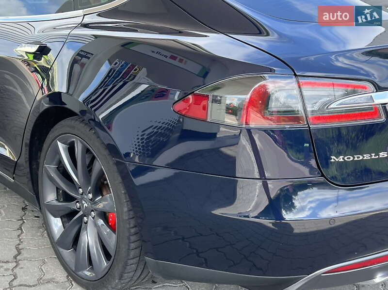 Лифтбек Tesla Model S 2014 в Дрогобыче