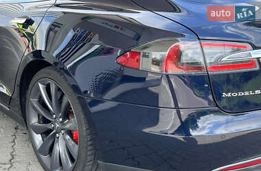 Лифтбек Tesla Model S 2014 в 