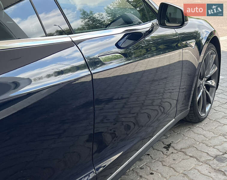 Лифтбек Tesla Model S 2014 в Дрогобыче