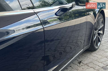 Лифтбек Tesla Model S 2014 в 