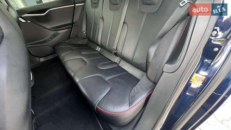 Лифтбек Tesla Model S 2014 в Дрогобыче