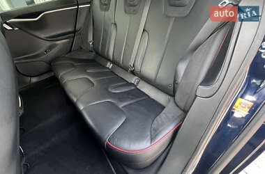 Лифтбек Tesla Model S 2014 в 