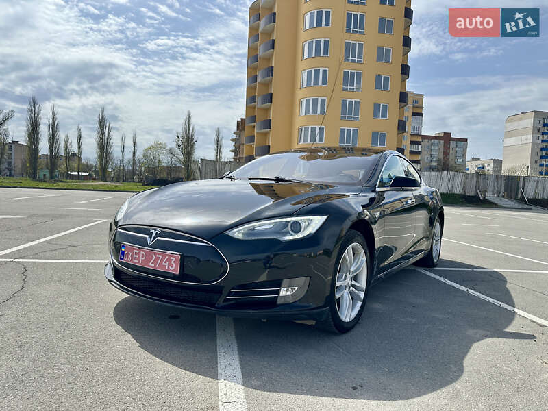 Tesla Model S 2014