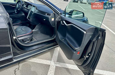 Лифтбек Tesla Model S 2014 в 