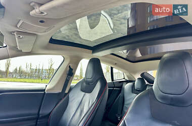 Лифтбек Tesla Model S 2014 в 