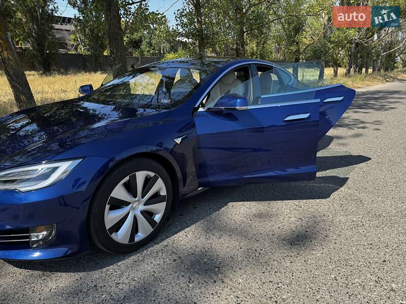 Лифтбек Tesla Model S 2020 в Белгороде-Днестровском