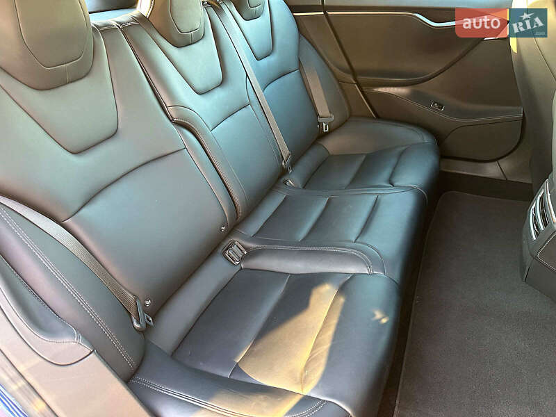 Лифтбек Tesla Model S 2019 в Одессе
