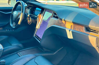 Лифтбек Tesla Model S 2019 в 
