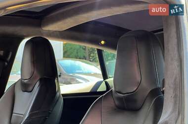 Лифтбек Tesla Model S 2015 в 