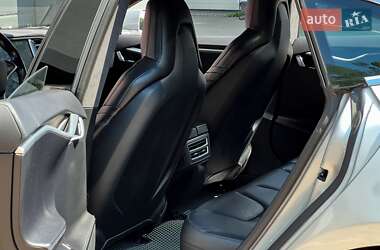 Лифтбек Tesla Model S 2015 в 