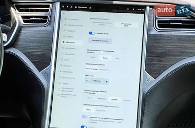 Лифтбек Tesla Model S 2015 в 