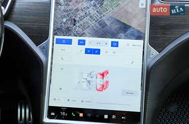 Лифтбек Tesla Model S 2015 в 