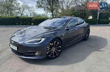 Лифтбек Tesla Model S 2016 в Каменском