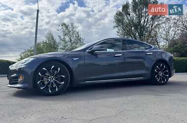 Лифтбек Tesla Model S 2016 в Каменском