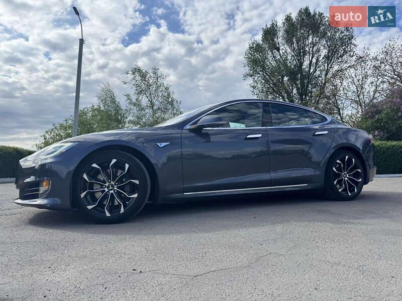 Ліфтбек Tesla Model S 2016 в Кам'янському фото 9 Ліфтбек Tesla Model S 2016 в Кам'янському