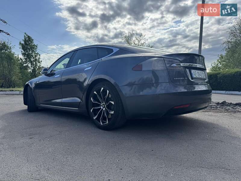 Ліфтбек Tesla Model S 2016 в Кам'янському фото 12 Ліфтбек Tesla Model S 2016 в Кам'янському