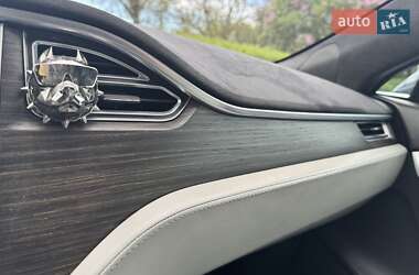 Лифтбек Tesla Model S 2016 в Каменском