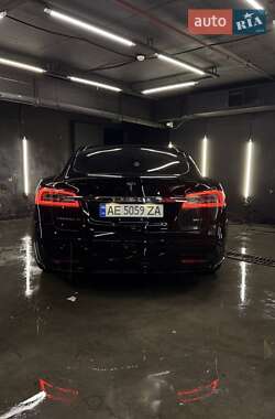 Лифтбек Tesla Model S 2016 в 