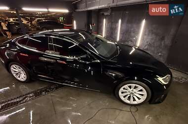 Лифтбек Tesla Model S 2016 в 