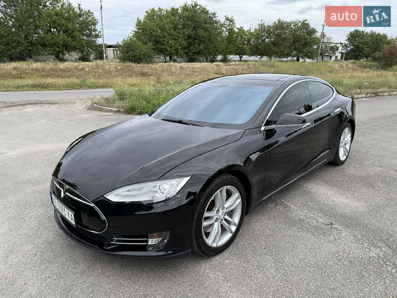 Tesla Model S 2013