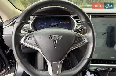 Лифтбек Tesla Model S 2013 в 