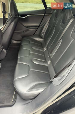 Лифтбек Tesla Model S 2013 в 