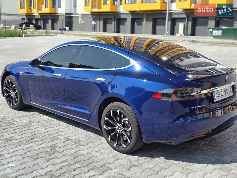 Лифтбек Tesla Model S 2016 в Николаеве