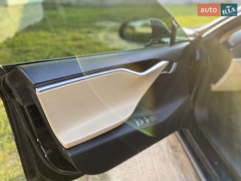 Лифтбек Tesla Model S 2013 в Киеве фото 12 Лифтбек Tesla Model S 2013 в Киеве