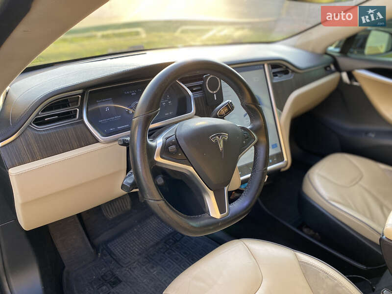 Лифтбек Tesla Model S 2013 в Киеве фото 11 Лифтбек Tesla Model S 2013 в Киеве