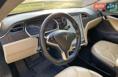 Лифтбек Tesla Model S 2013 в 