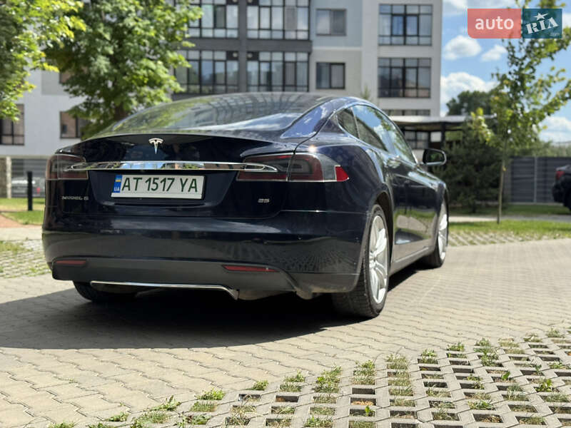 Лифтбек Tesla Model S 2014 в Ивано-Франковске