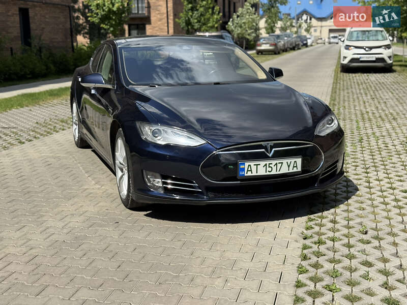 Лифтбек Tesla Model S 2014 в Ивано-Франковске