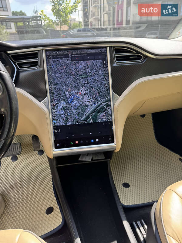 Лифтбек Tesla Model S 2014 в Ивано-Франковске