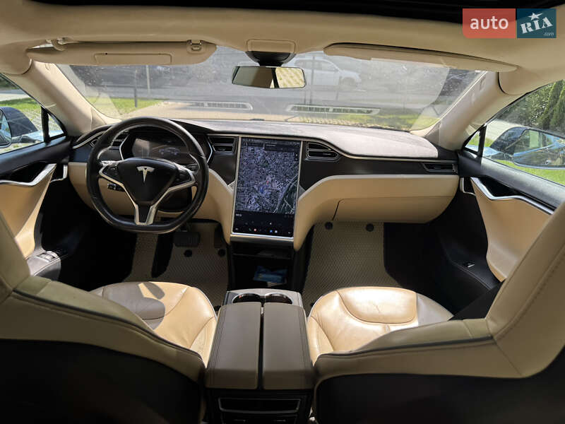 Лифтбек Tesla Model S 2014 в Ивано-Франковске