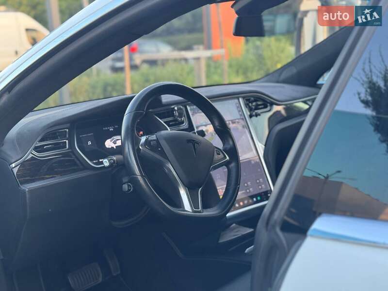 Лифтбек Tesla Model S 2016 в Днепре