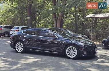 Лифтбек Tesla Model S 2017 в 