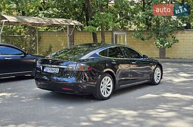 Лифтбек Tesla Model S 2017 в 