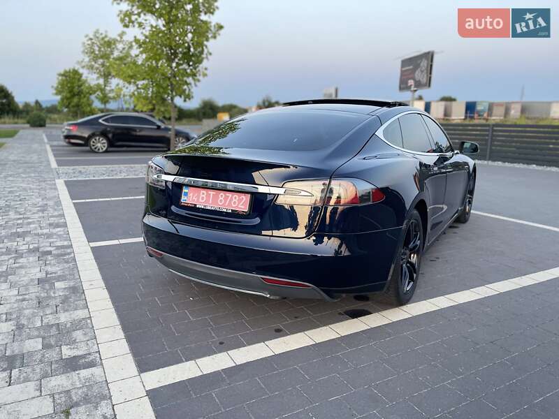 Лифтбек Tesla Model S 2013 в Мукачево