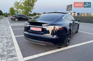 Лифтбек Tesla Model S 2013 в 