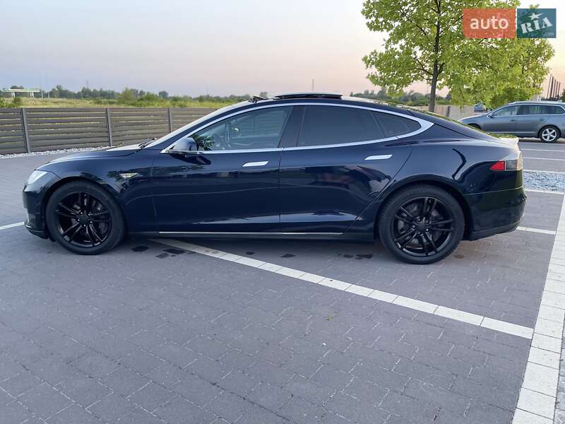 Лифтбек Tesla Model S 2013 в Мукачево