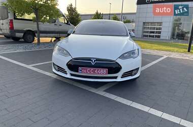 Лифтбек Tesla Model S 2015 в 