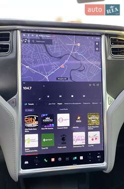 Лифтбек Tesla Model S 2015 в 