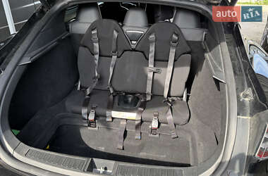 Лифтбек Tesla Model S 2017 в 
