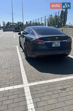Лифтбек Tesla Model S 2017 в 
