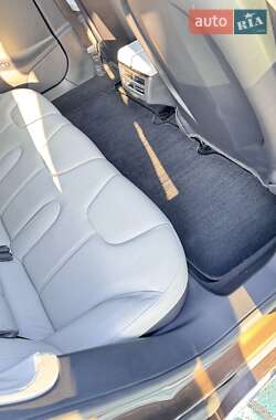 Лифтбек Tesla Model S 2013 в 