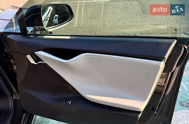 Лифтбек Tesla Model S 2013 в 