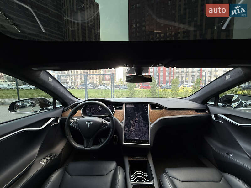 Лифтбек Tesla Model S 2018 в Киеве
